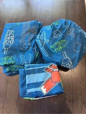 Minecraft Bedding Set, Fitted Sheet, Top Sheet, 5 Pillow Cases Size Full